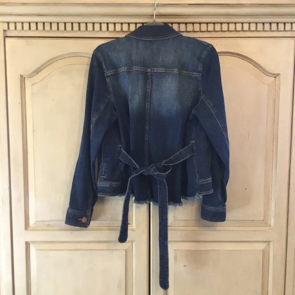 Cabi Denim Jacket with Button Details Size M - Picture 3 of 6